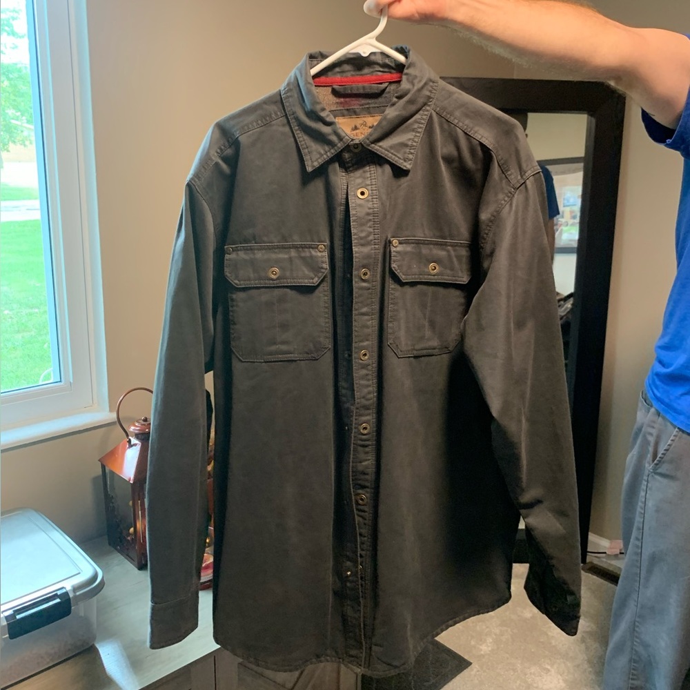 Legendary whitetails men’s size large